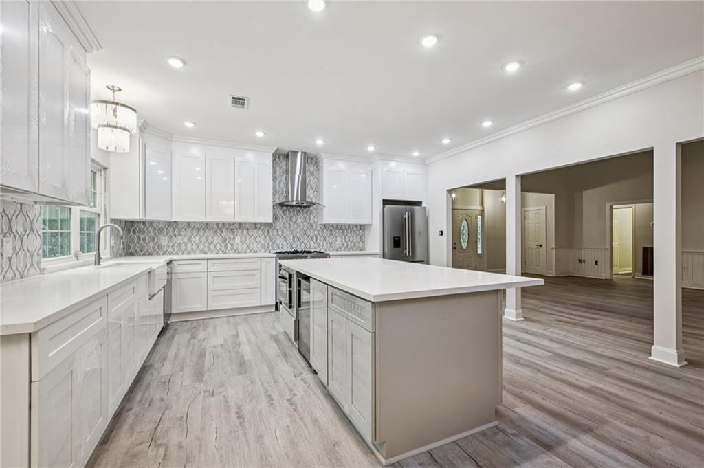 325 JASMINE Drive