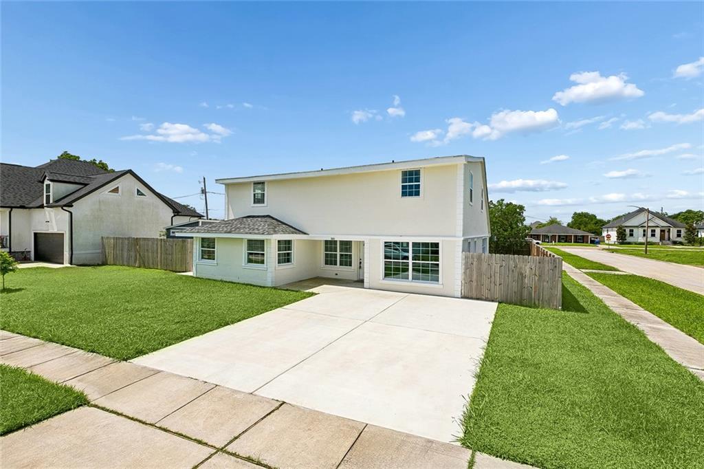 300 CHINCHILLA Drive