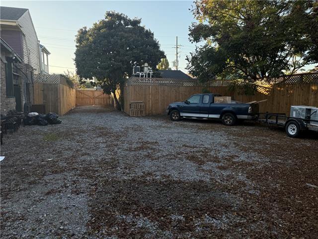 1017 MARIGNY Street
