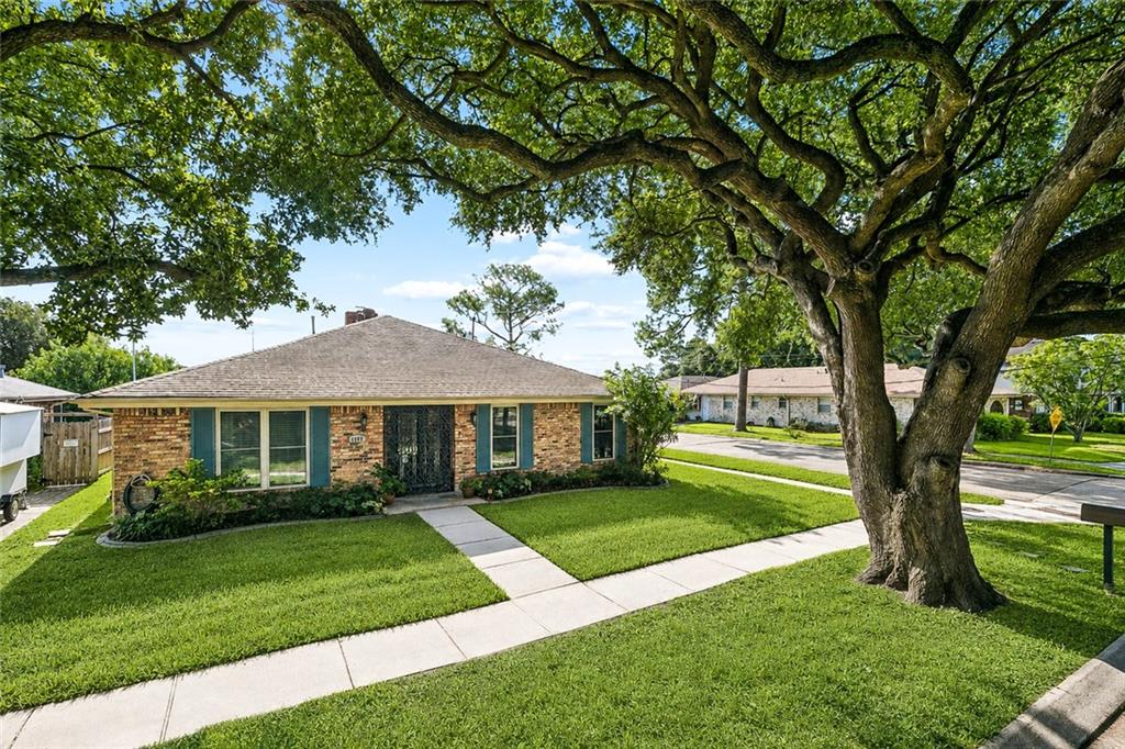 1101 HOUMA Boulevard