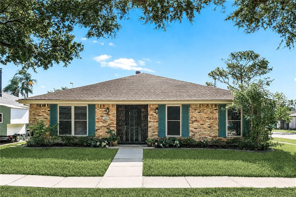 1101 HOUMA Boulevard