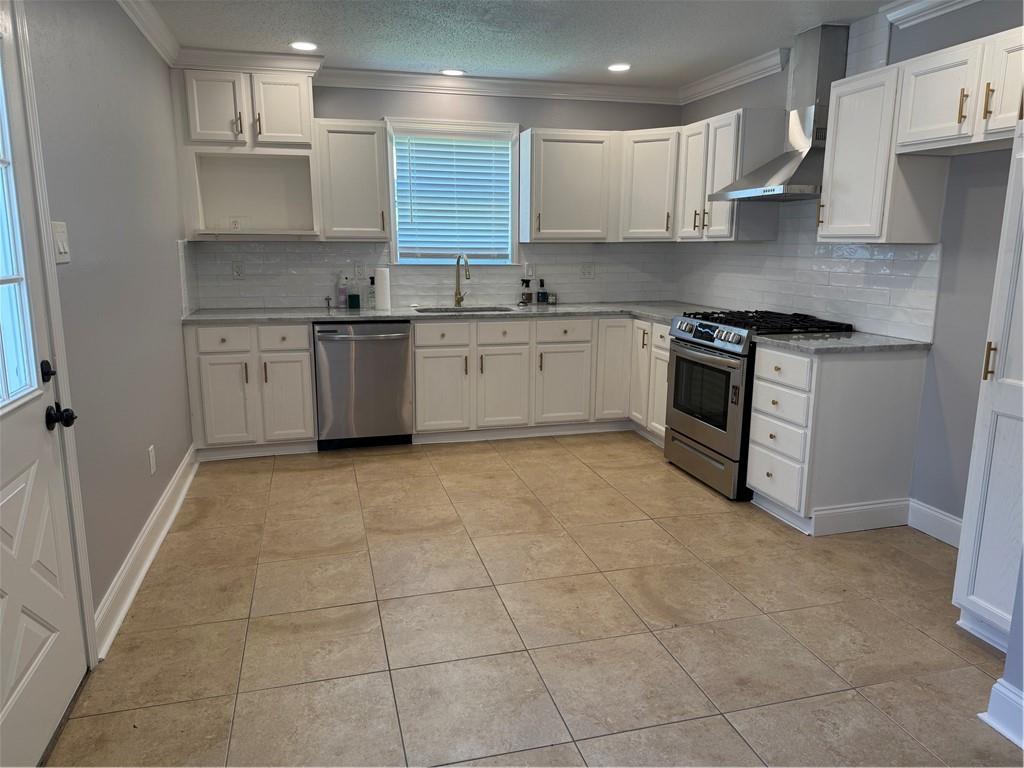 52 HENNESSEY Court
