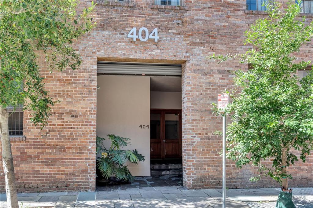 404 NOTRE DAME Street PH2