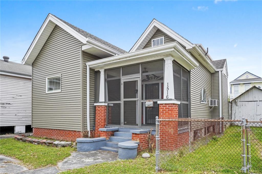 1516 GENTILLY Boulevard