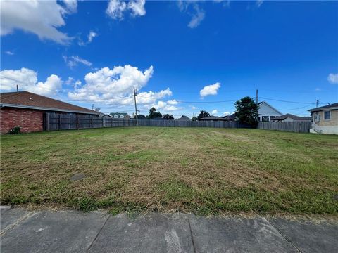 321 LLAMA Drive Arabi LA 70032