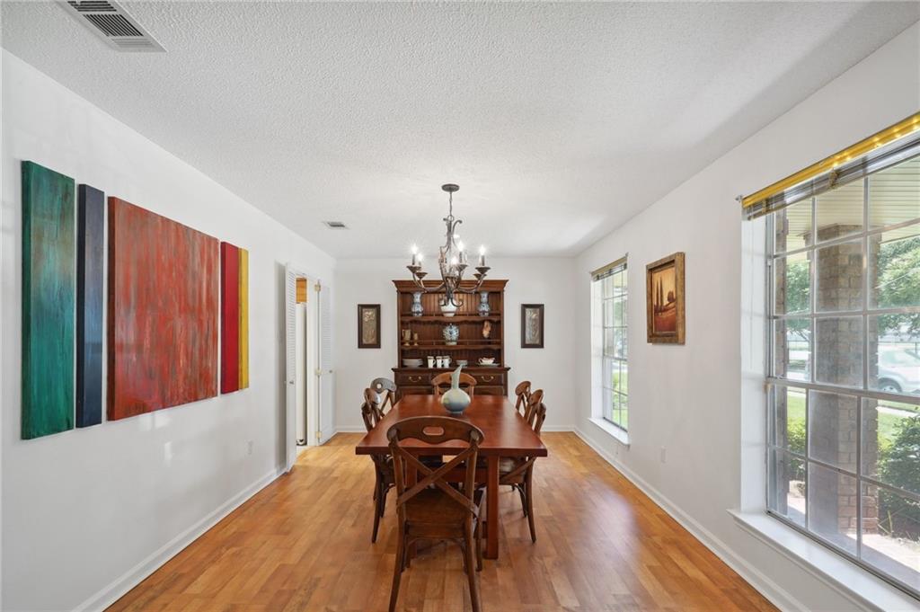 Metairie, Louisiana 70006, United States, 3 Bedrooms Bedrooms, ,2 BathroomsBathrooms,Residential,Pending,20467