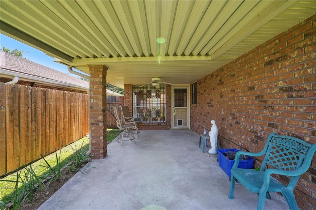 Metairie, Louisiana 70006, United States, 3 Bedrooms Bedrooms, ,2 BathroomsBathrooms,Residential,Pending,20467