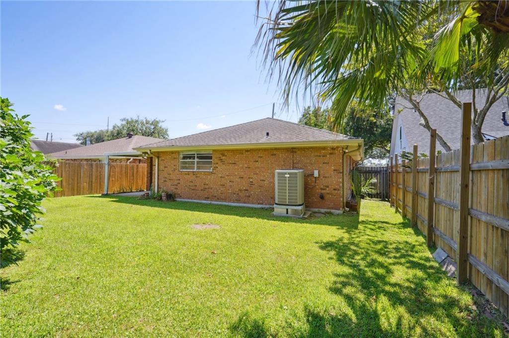 Metairie, Louisiana 70006, United States, 3 Bedrooms Bedrooms, ,2 BathroomsBathrooms,Residential,Pending,20467