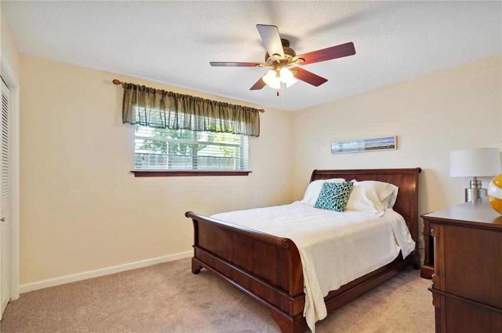 Metairie, Louisiana 70006, United States, 3 Bedrooms Bedrooms, ,2 BathroomsBathrooms,Residential,Pending,20467