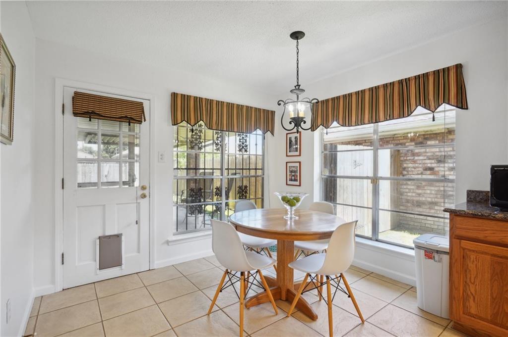 Metairie, Louisiana 70006, United States, 3 Bedrooms Bedrooms, ,2 BathroomsBathrooms,Residential,Pending,20467