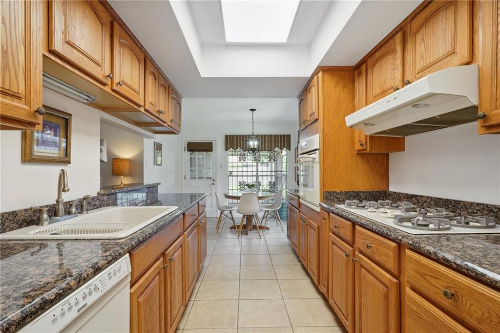 Metairie, Louisiana 70006, United States, 3 Bedrooms Bedrooms, ,2 BathroomsBathrooms,Residential,Pending,20467