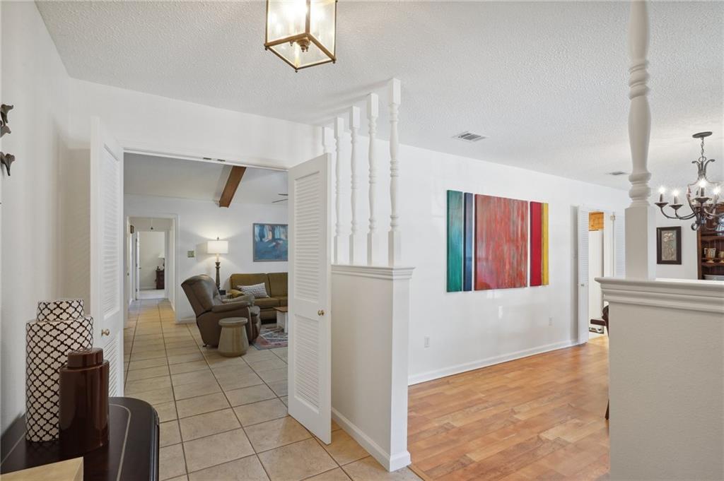 Metairie, Louisiana 70006, United States, 3 Bedrooms Bedrooms, ,2 BathroomsBathrooms,Residential,Pending,20467