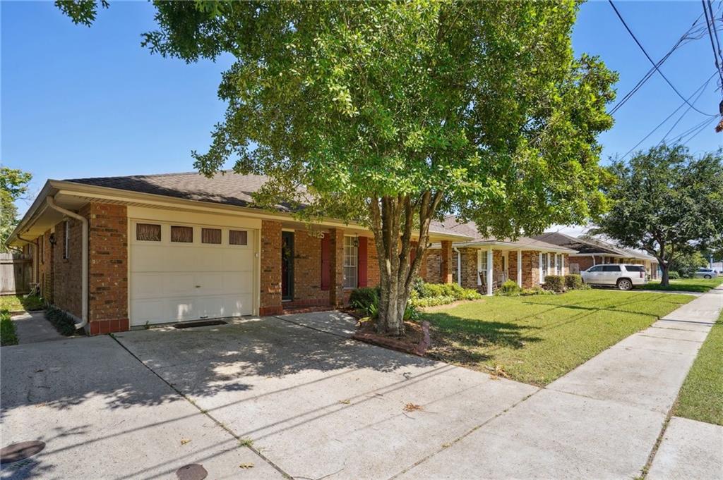 Metairie, Louisiana 70006, United States, 3 Bedrooms Bedrooms, ,2 BathroomsBathrooms,Residential,Pending,20467