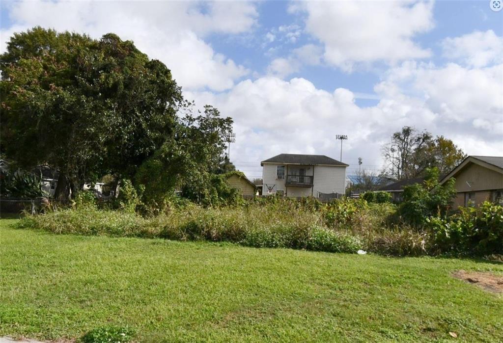 2028 LAURADALE Drive