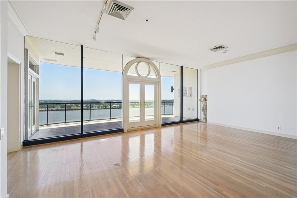 600 PORT OF NEW ORLEANS Place 9CD