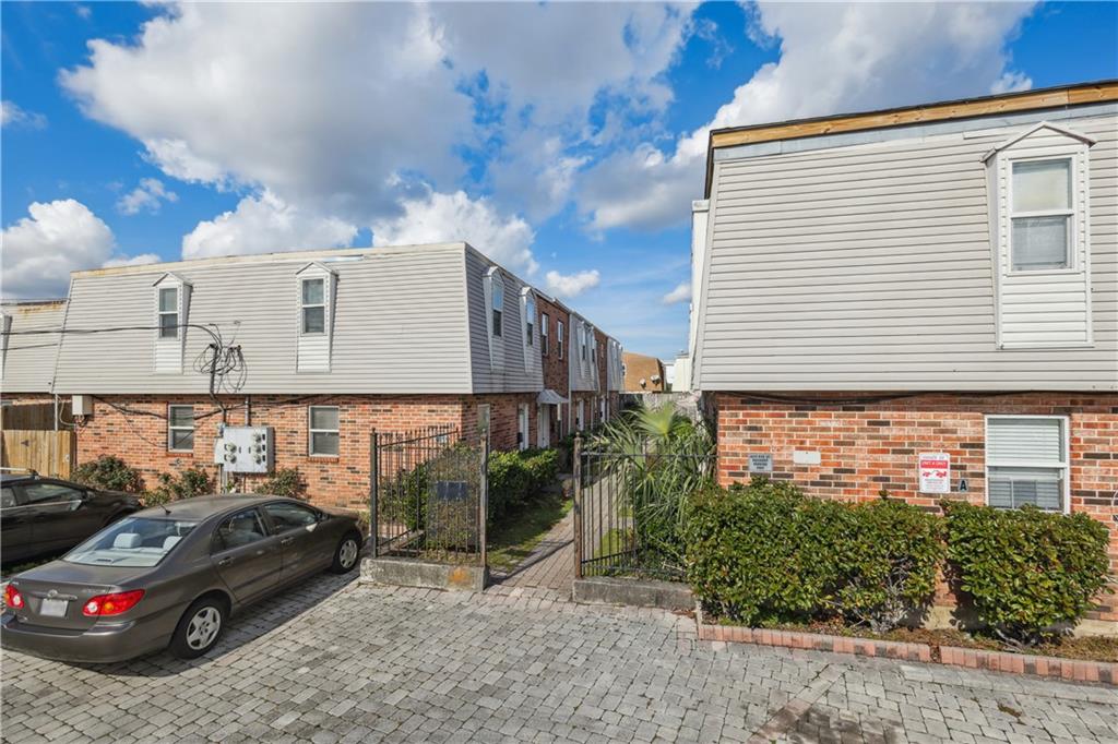 Photo 1 of 17 — 4021 RYE Street C, Metairie, LA 70002