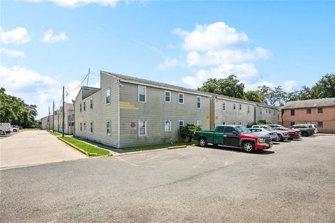 8019 TRAPIER Avenue New Orleans LA 70127