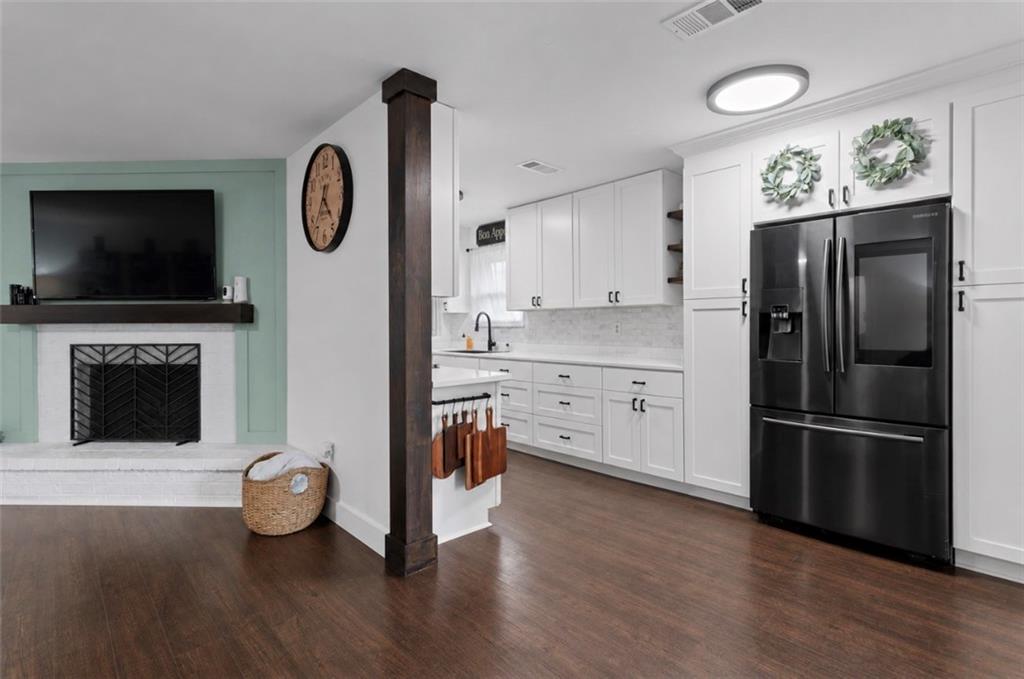 3312 HOLIDAY Court
