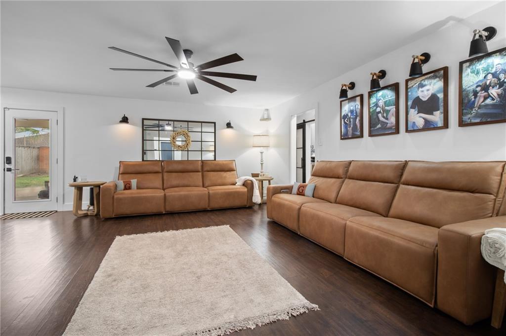 3312 HOLIDAY Court