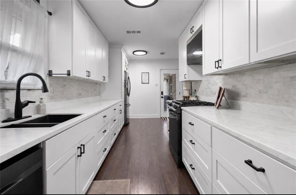 3312 HOLIDAY Court