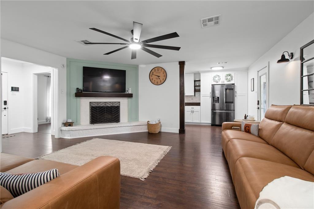 3312 HOLIDAY Court