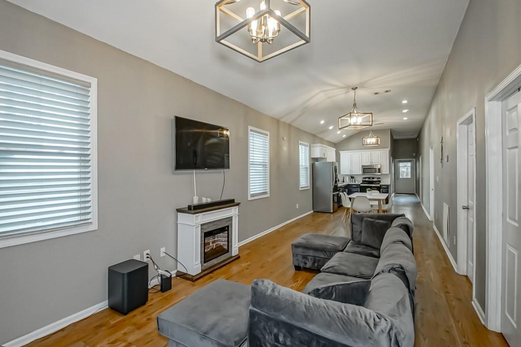 2736 LAVENDER Street