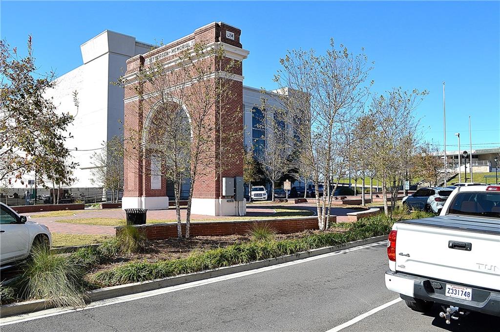 125 HUEY P LONG Avenue