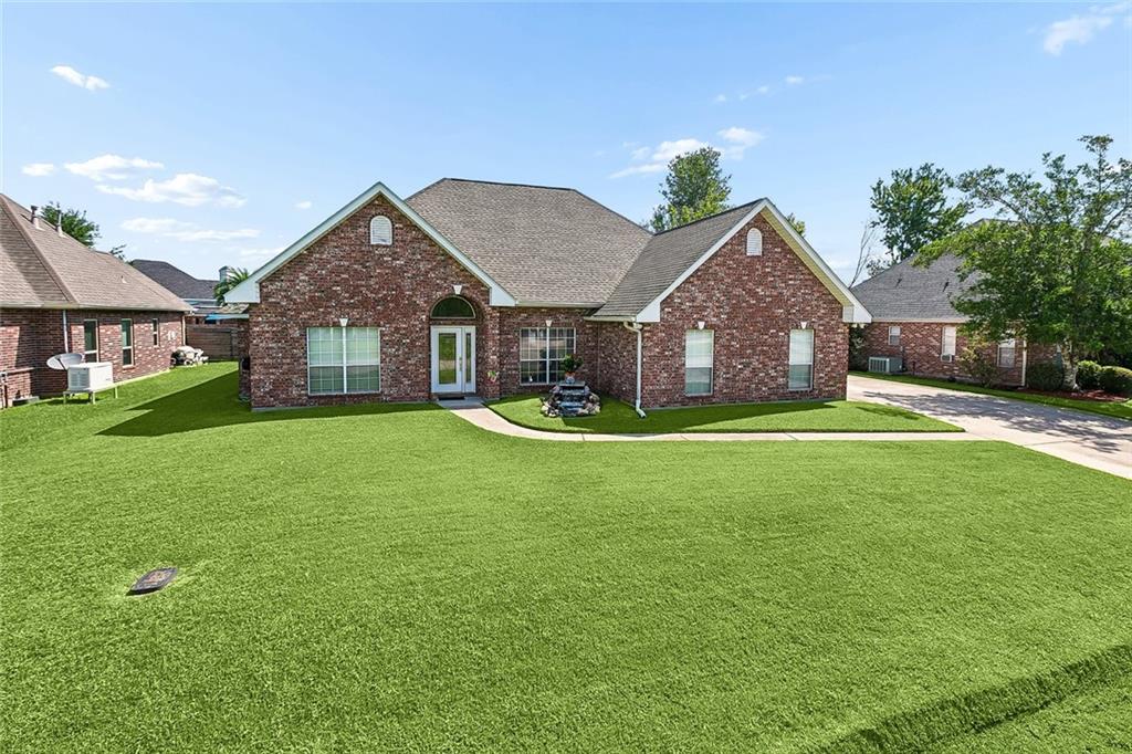 556 CYPRESS Drive