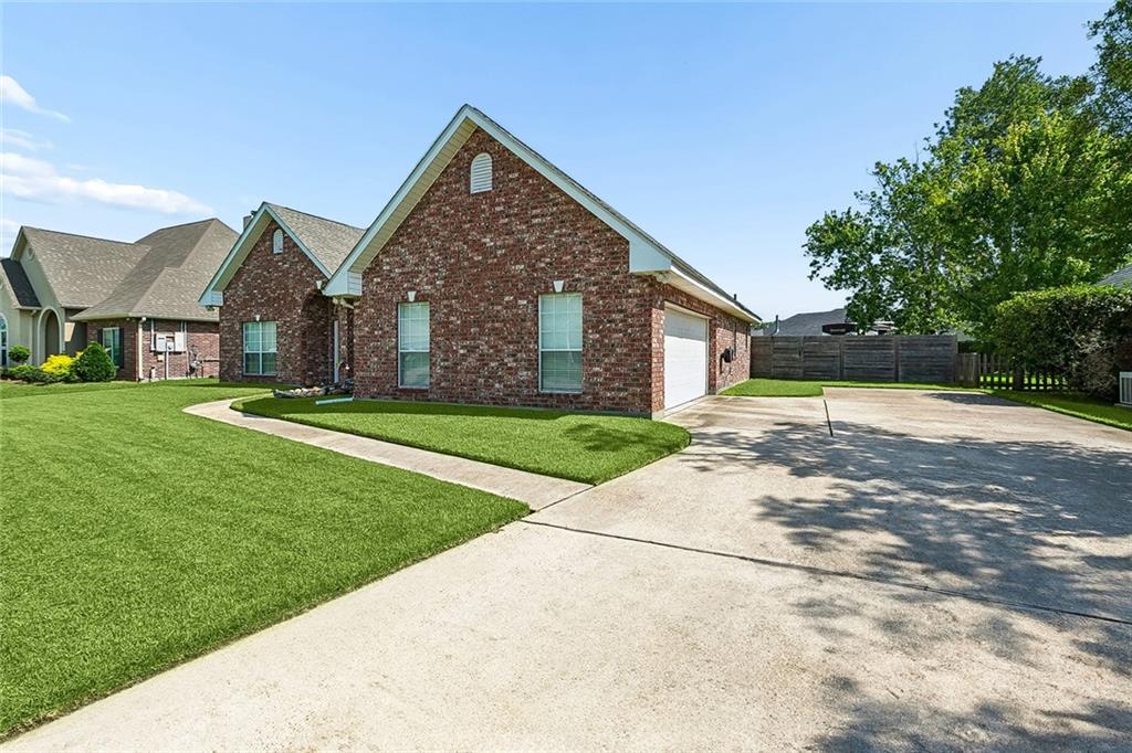 556 CYPRESS Drive
