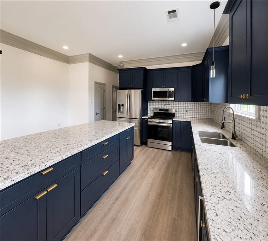 56 W CHALMETTE Circle