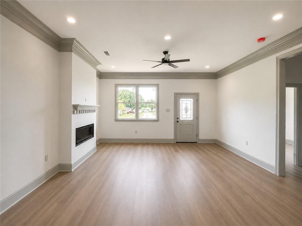 56 W CHALMETTE Circle