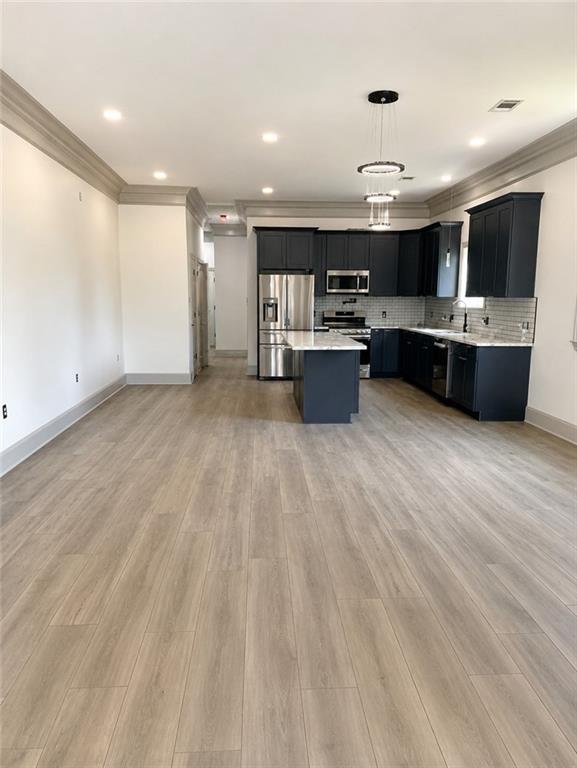 56 W CHALMETTE Circle