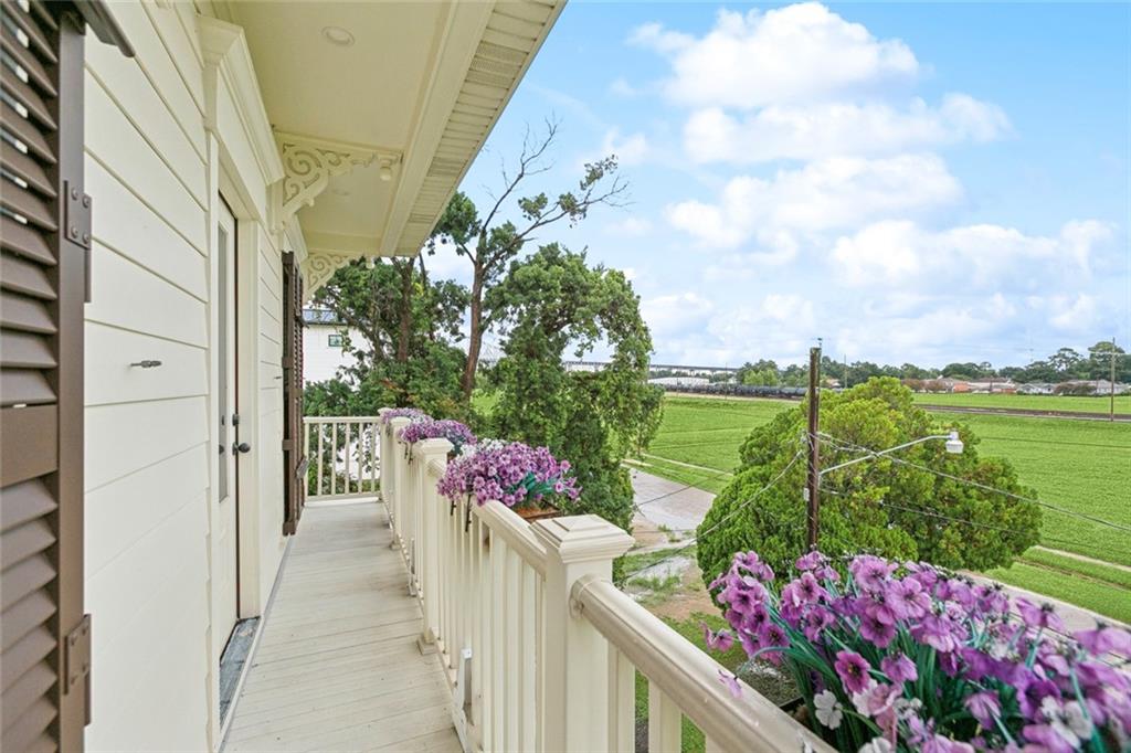 1017 WASHINGTON Street