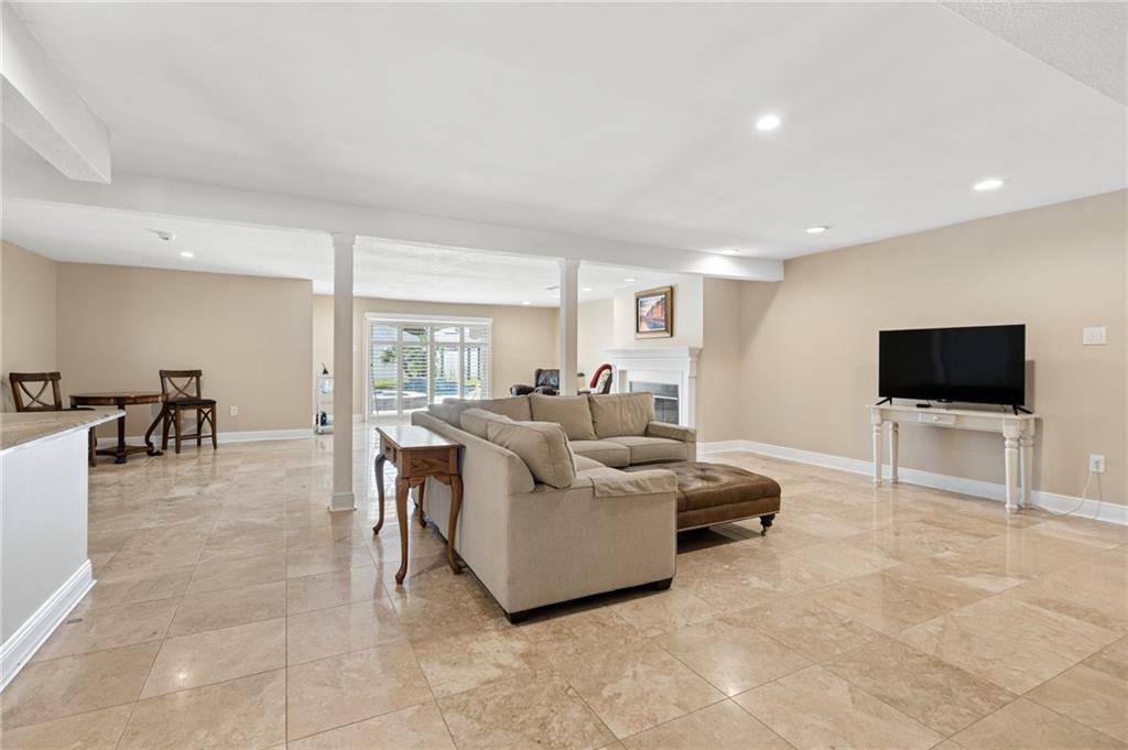 29 MADERA Court