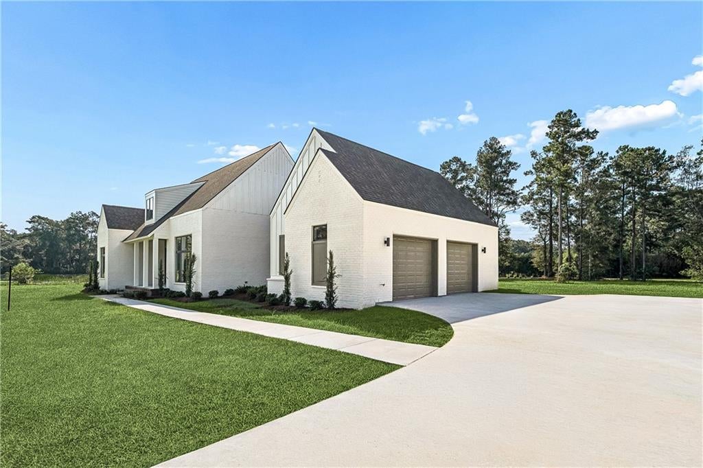 72608 BUTTONBUSH Drive