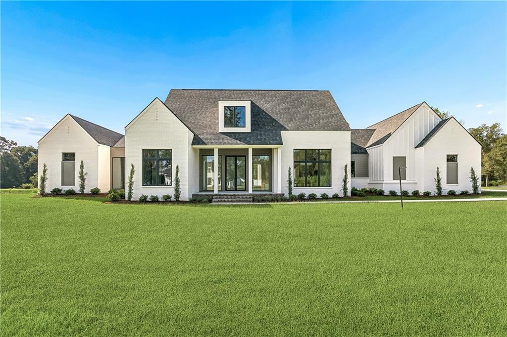72608 BUTTONBUSH Drive