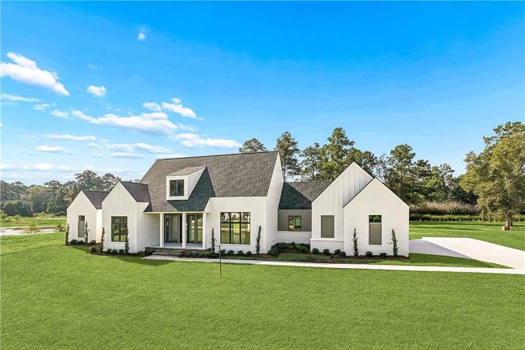 72608 BUTTONBUSH Drive