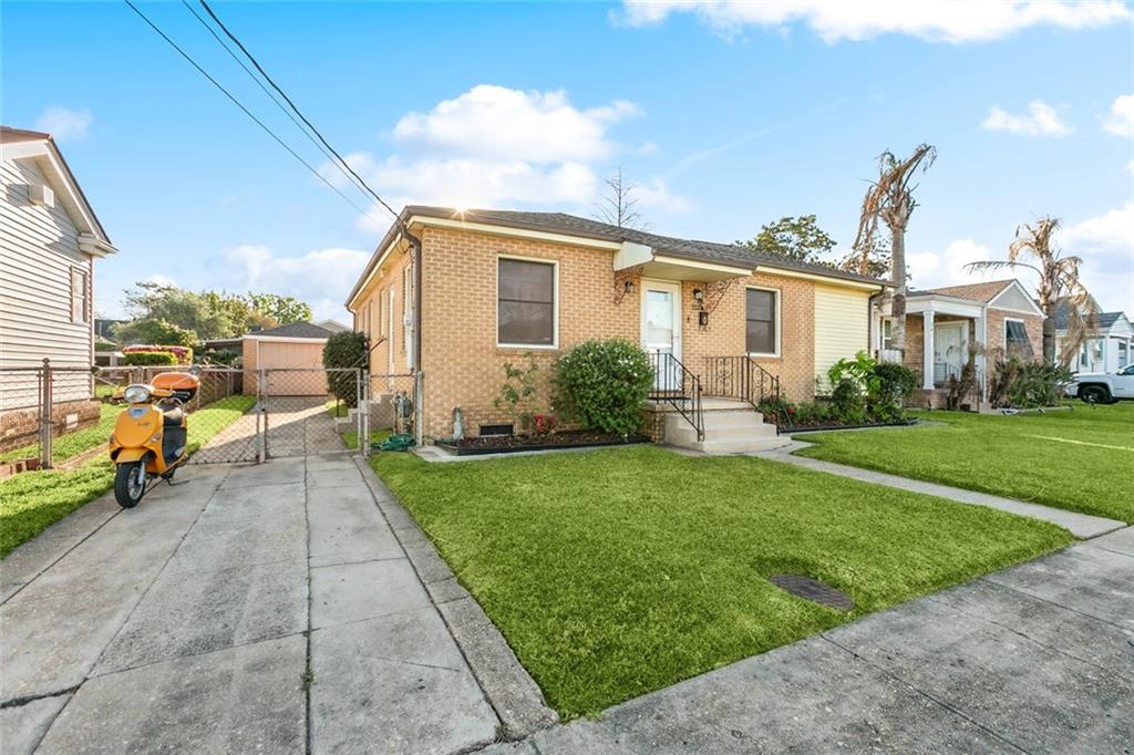 543 HONORE Drive