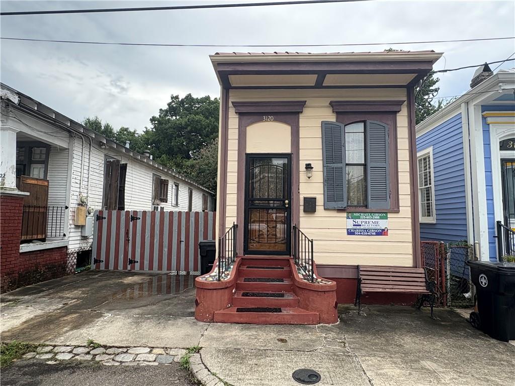 3120 URQUHART Street