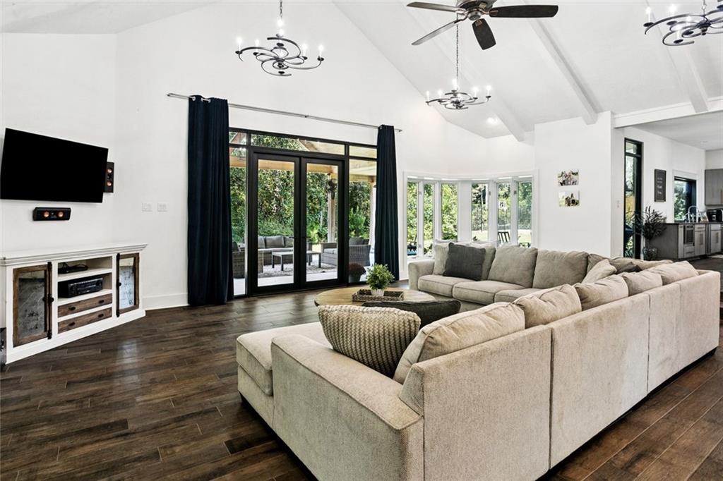 Covington, Louisiana 70435, United States, 4 Bedrooms Bedrooms, ,5 BathroomsBathrooms,Residential,Active,214290