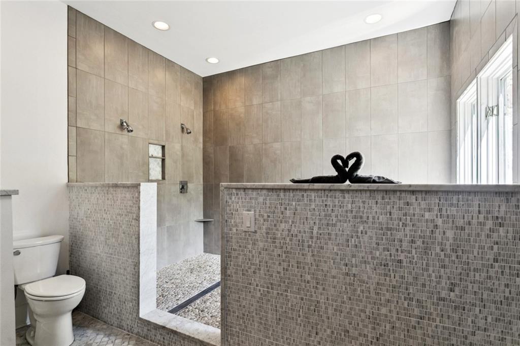 Covington, Louisiana 70435, United States, 4 Bedrooms Bedrooms, ,5 BathroomsBathrooms,Residential,Active,214290