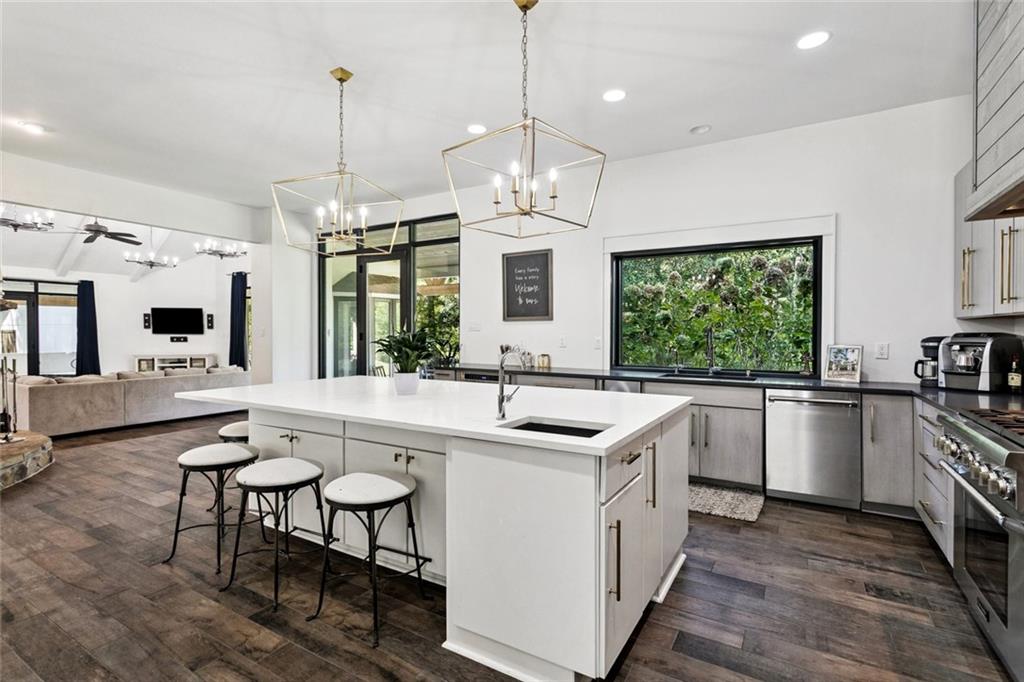 Covington, Louisiana 70435, United States, 4 Bedrooms Bedrooms, ,5 BathroomsBathrooms,Residential,Active,214290