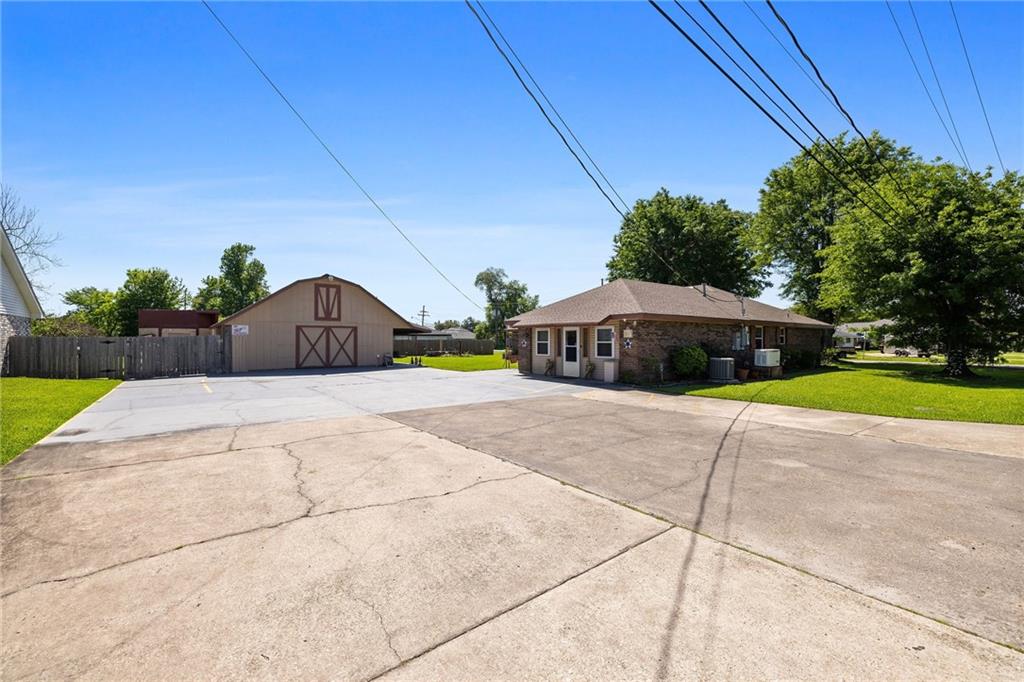 180 W HEATHER Drive