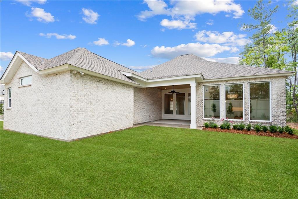 Covington, Louisiana 70433, United States, 4 Bedrooms Bedrooms, ,3 BathroomsBathrooms,Residential,Pending,58338