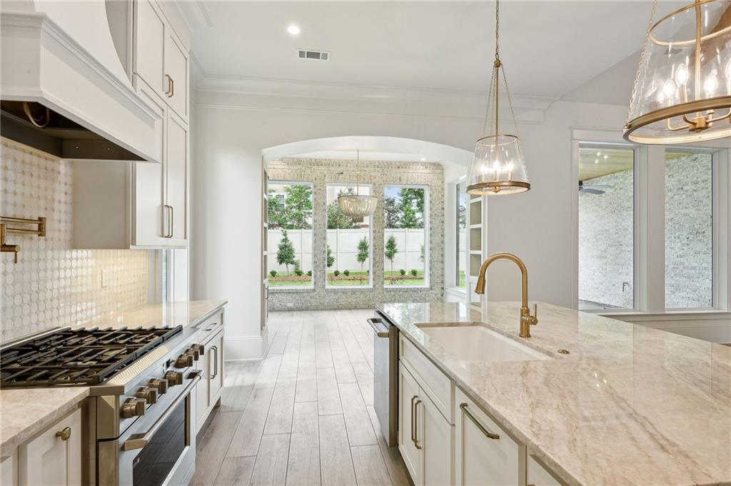 Covington, Louisiana 70433, United States, 4 Bedrooms Bedrooms, ,3 BathroomsBathrooms,Residential,Pending,58338