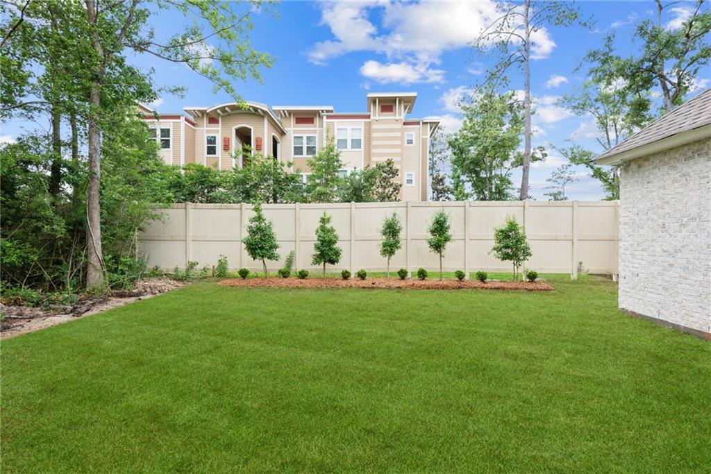 Covington, Louisiana 70433, United States, 4 Bedrooms Bedrooms, ,3 BathroomsBathrooms,Residential,Pending,58338