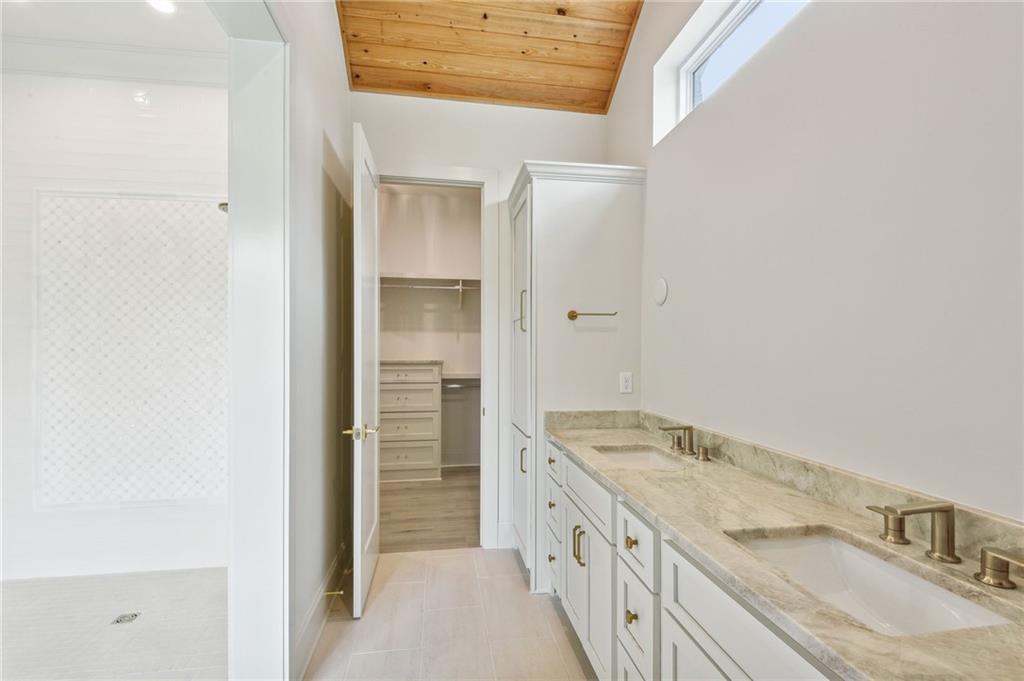 Covington, Louisiana 70433, United States, 4 Bedrooms Bedrooms, ,3 BathroomsBathrooms,Residential,Pending,58338