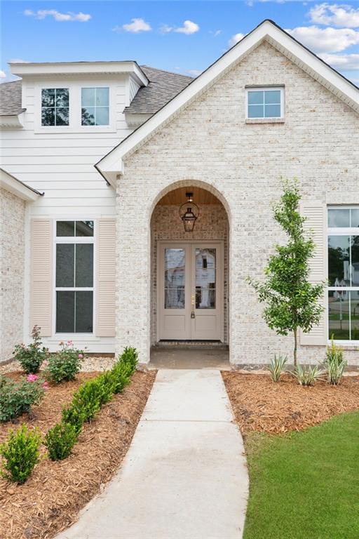 Covington, Louisiana 70433, United States, 4 Bedrooms Bedrooms, ,3 BathroomsBathrooms,Residential,Pending,58338