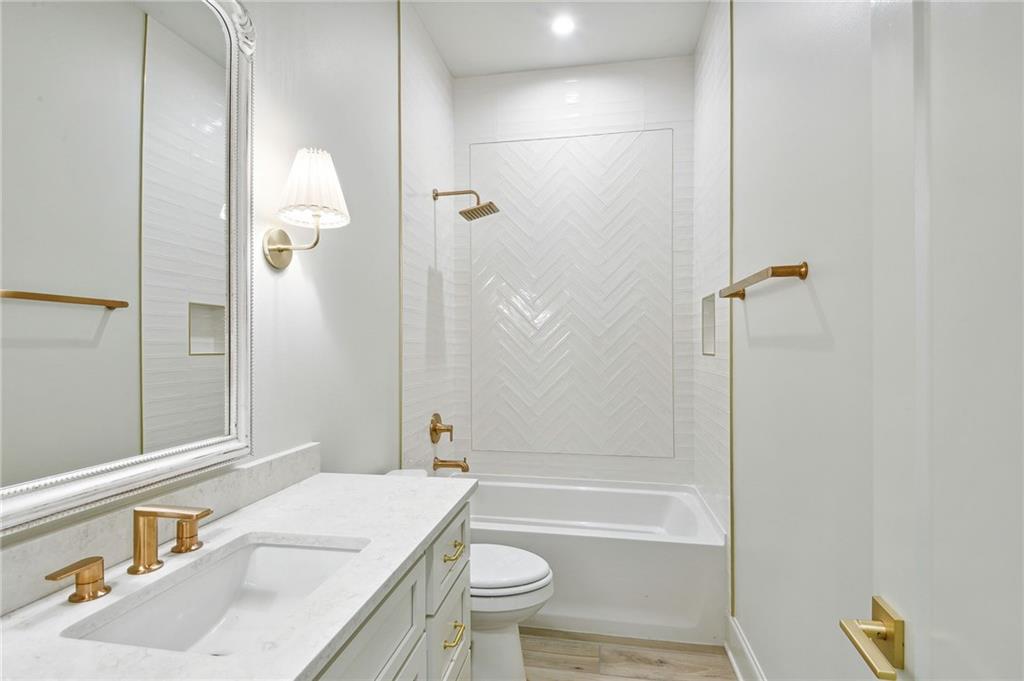 Covington, Louisiana 70433, United States, 4 Bedrooms Bedrooms, ,3 BathroomsBathrooms,Residential,Pending,58338