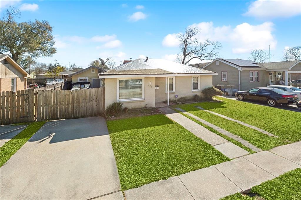 229 N ATLANTA Street